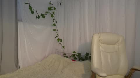 Snapshot of mystica_ chatting on 02-24-25, 07:11 MILLI online show from 02-24-25, 07:11