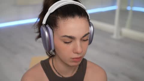 Snapshot of mystica_ chatting on 03-07-25, 10:13 MILLI online show from 03-07-25, 10:13