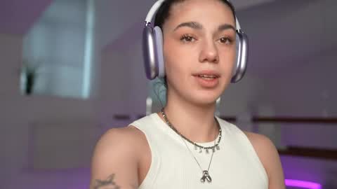 Snapshot of mystica_ chatting on 03-12-25, 07:02 MILLI online show from 03-12-25, 07:02