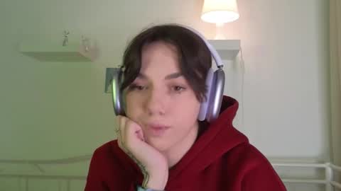 Snapshot of mystica_ chatting on 10-02-25, 07:59 MILLI online show from 10-02-25, 07:59