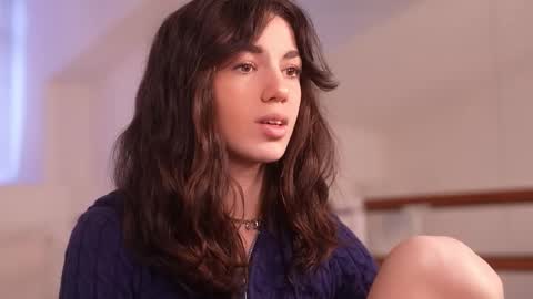 Snapshot of mystica_ chatting on 10-06-25, 02:03 MILLI online show from 10-06-25, 02:03