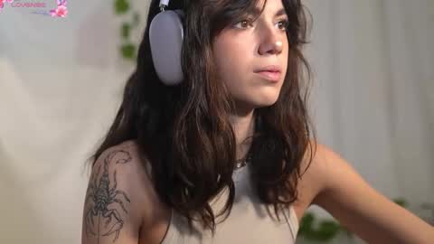 Snapshot of mystica_ chatting on 10-08-25, 08:23 MILLI online show from 10-08-25, 08:23