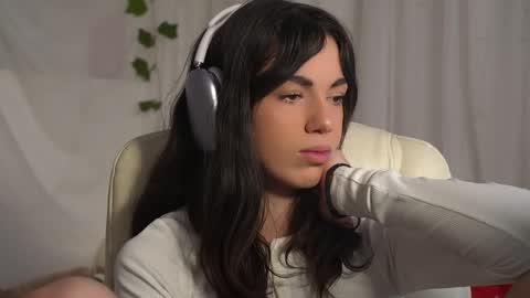 Snapshot of mystica_ chatting on 11-06-25, 05:41 MILLI online show from 11-06-25, 05:41