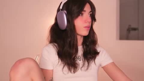 Snapshot of mystica_ chatting on 11-09-25, 07:50 MILLI online show from 11-09-25, 07:50