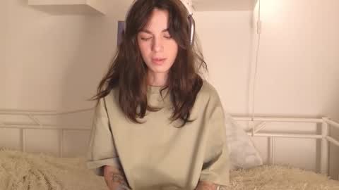 Snapshot of mystica_ chatting on 11-20-25, 08:36 MILLI online show from 11-20-25, 08:36