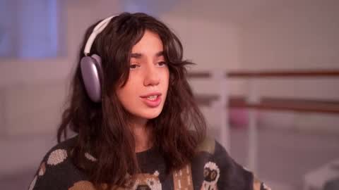 Snapshot of mystica_ chatting on 12-02-25, 08:19 MILLI online show from 12-02-25, 08:19