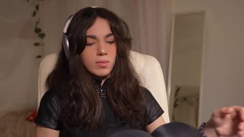 Snapshot of mystica_ chatting on 12-03-25, 07:38 MILLI online show from 12-03-25, 07:38