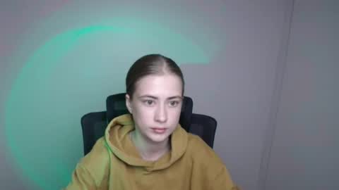 Snapshot of mysticemeli chatting on 09-14-25, 05:06 Emelie online show from 09-14-25, 05:06