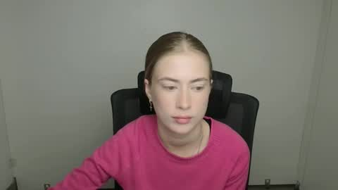 Snapshot of mysticemeli chatting on 09-19-25, 05:31 Emelie online show from 09-19-25, 05:31