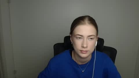 Snapshot of mysticemeli chatting on 09-20-25, 05:19 Emelie online show from 09-20-25, 05:19