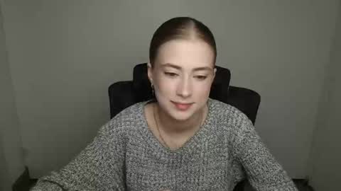 Snapshot of mysticemeli chatting on 09-22-25, 05:20 Emelie online show from 09-22-25, 05:20