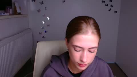 Snapshot of mysticemeli chatting on 10-24-25, 11:17 Emelie online show from 10-24-25, 11:17