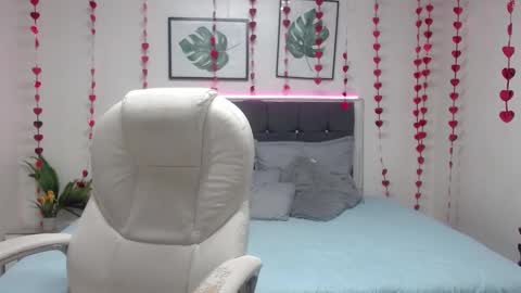 Snapshot of mysticmature chatting on 03-02-25, 01:36 Mystic  online show from 03-02-25, 01:36