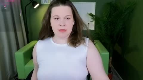 Snapshot of mystimerlina chatting on 05-04-26, 06:20 merlin online show from 05-04-26, 06:20