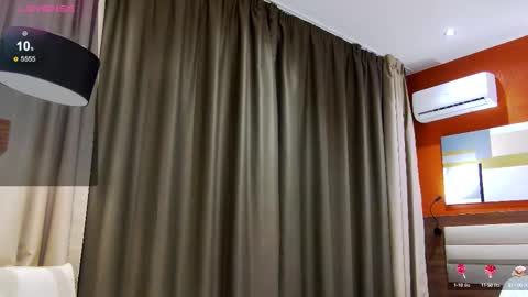 Snapshot of mystique_girl_ chatting on 10-04-25, 06:50 Angeline online show from 10-04-25, 06:50