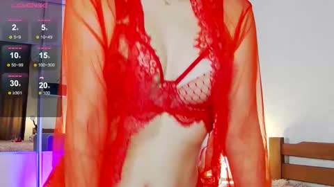 Snapshot of mystique_girl_ chatting on 10-26-25, 06:03 Angeline online show from 10-26-25, 06:03