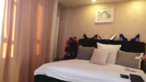 Snapshot of mystiquerosee chatting on 06-09-26, 04:02 MystiqueRosee online show from 06-09-26, 04:02