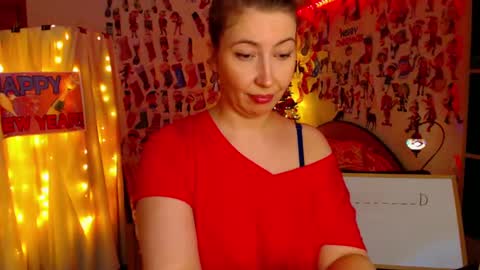 Snapshot of mystydew chatting on 01-29-25, 01:38 MystyDew online show from 01-29-25, 01:38