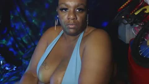 Snapshot of mzthundabootie chatting on 12-16-25, 04:39 mzthundabootie online show from 12-16-25, 04:39