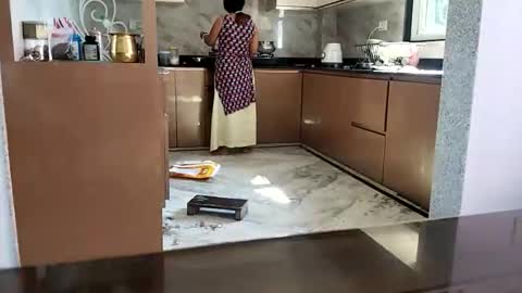 n298033 online show from 11-04-25, 06:01