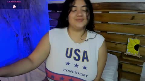 Snapshot of nadine_russo chatting on 05-22-26, 10:37 Nadine online show from 05-22-26, 10:37