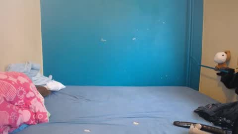 nadinnnea online show from 03-10-25, 01:21