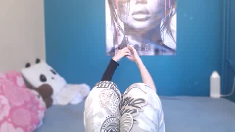 nadinnnea online show from 09-10-25, 08:03