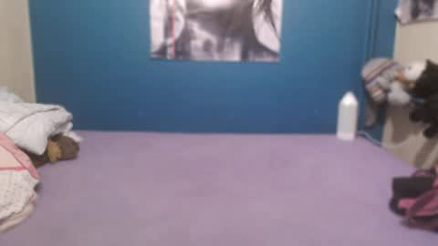 nadinnnea online show from 04-27-26, 07:23