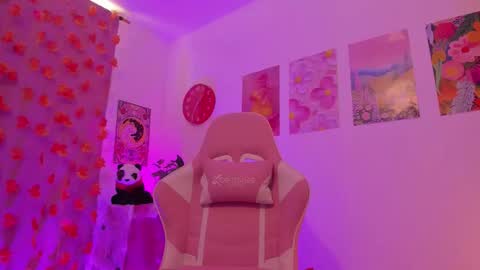 Nahara Soler online show from 10-26-25, 04:35