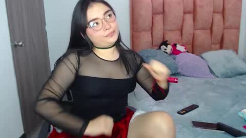 nahia cute     only   online show from 12-13-25, 07:53