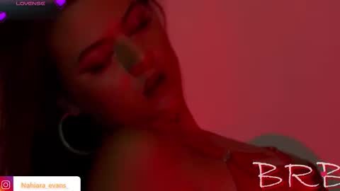 NAHIARA EVANS online show from 10-15-25, 06:35