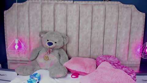 Snapshot of nahiarareina chatting on 12-16-24, 02:16 NahiaraReina online show from 12-16-24, 02:16