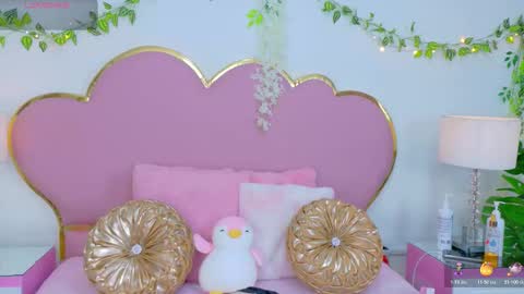 Snapshot of nahiarareina chatting on 10-27-25, 12:53 NahiaraReina online show from 10-27-25, 12:53