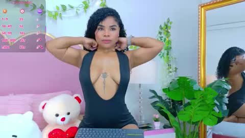Snapshot of nahiarareina chatting on 11-11-25, 02:17 NahiaraReina online show from 11-11-25, 02:17