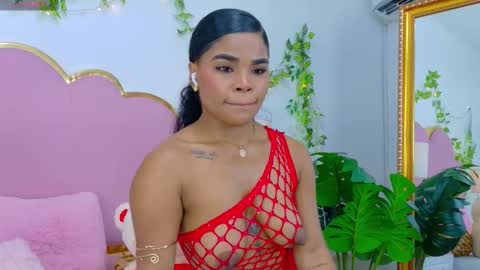 Snapshot of nahiarareina chatting on 11-14-25, 05:00 NahiaraReina online show from 11-14-25, 05:00
