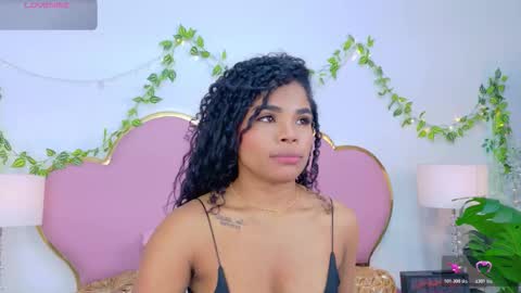 Snapshot of nahiarareina chatting on 11-23-25, 12:38 NahiaraReina online show from 11-23-25, 12:38