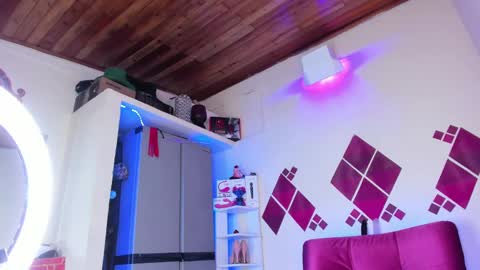 Snapshot of nahlaghaada chatting on 01-25-25, 02:04 Nahla online show from 01-25-25, 02:04