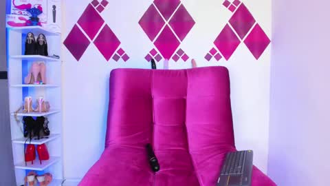 Snapshot of nahlaghaada chatting on 02-09-25, 10:43 Nahla online show from 02-09-25, 10:43