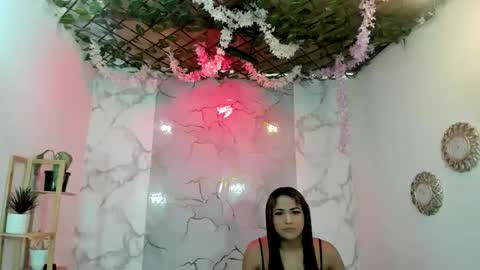 Snapshot of nahomi_hot2002 chatting on 05-01-26, 12:32 nahomi_hot2002 online show from 05-01-26, 12:32