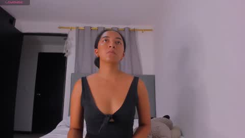 Snapshot of nahomi_miller_ chatting on 02-25-25, 12:58 Laura online show from 02-25-25, 12:58