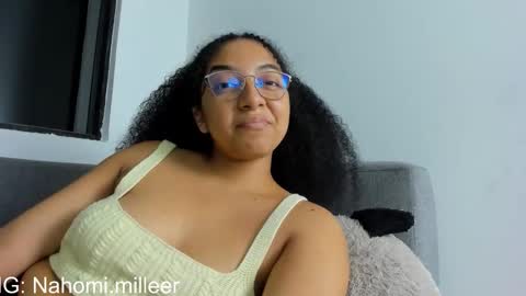 Snapshot of nahomi_miller_ chatting on 12-17-25, 01:11 Laura online show from 12-17-25, 01:11