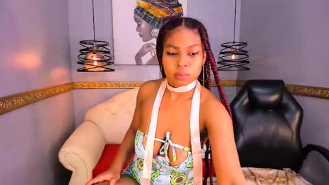 Nahomy online show from 10-28-25, 01:31