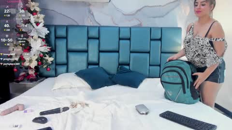 Nahomi online show from 12-17-24, 01:50