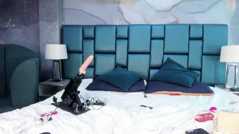 Nahomi online show from 02-12-25, 01:52