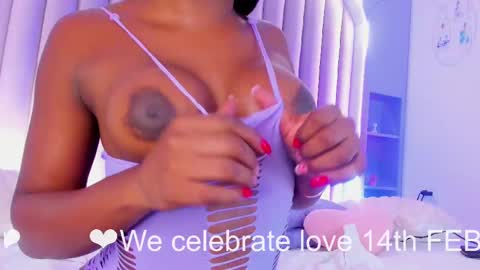 Snapshot of nahomicampbell_ chatting on 02-12-25, 10:48 VICTORIA online show from 02-12-25, 10:48