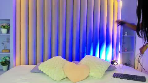 Snapshot of nahomicampbell_ chatting on 02-13-25, 07:31 VICTORIA online show from 02-13-25, 07:31