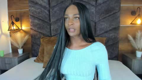 Snapshot of nahomicampbell_ chatting on 03-04-25, 07:43 VICTORIA online show from 03-04-25, 07:43