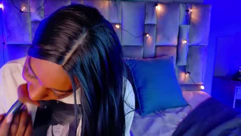 Snapshot of nahomicampbell_ chatting on 09-26-25, 07:40 VICTORIA online show from 09-26-25, 07:40