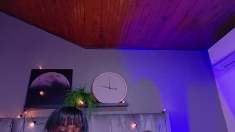 Snapshot of nahomicampbell_ chatting on 10-17-25, 07:49 VICTORIA online show from 10-17-25, 07:49