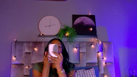 Snapshot of nahomicampbell_ chatting on 10-21-25, 07:36 VICTORIA online show from 10-21-25, 07:36